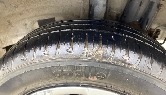 2016 Hyundai Grand i10 MAGNA 1.1 CRDI, Diesel, Manual, 72,207 km, Left Rear Tyre Tread