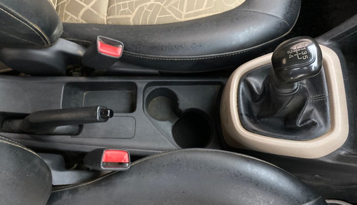 2016 Hyundai Grand i10 MAGNA 1.1 CRDI, Diesel, Manual, 72,207 km, Gear Lever