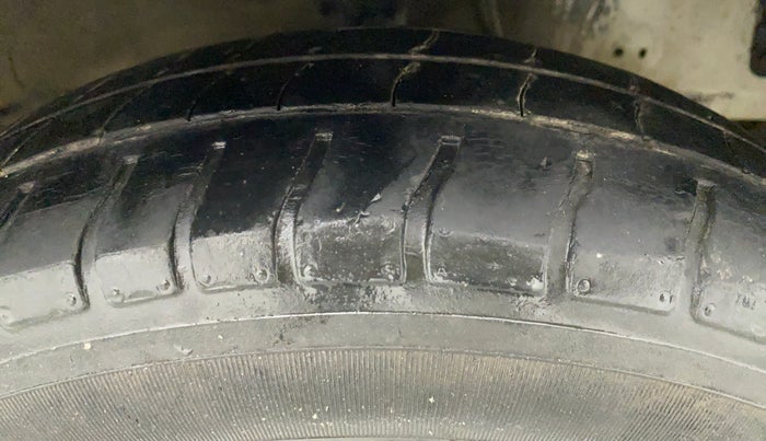 2016 Hyundai Eon ERA +, Petrol, Manual, 78,407 km, Right Front Tyre Tread