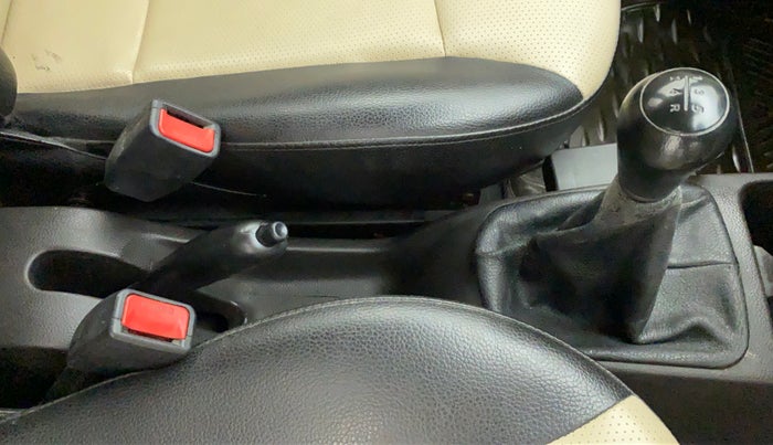 2016 Hyundai Eon ERA +, Petrol, Manual, 78,407 km, Gear Lever