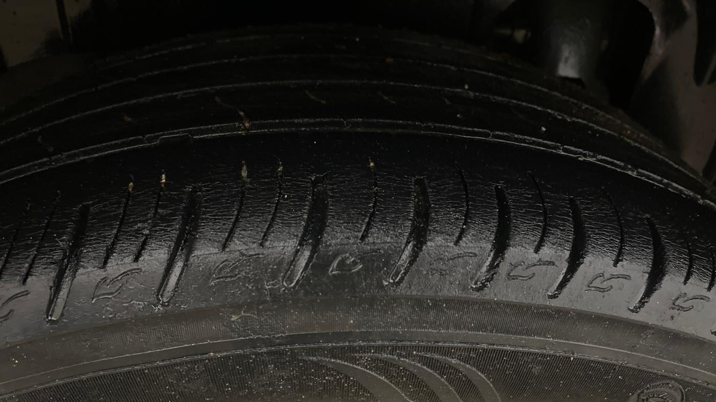 2019 Mahindra XUV300 W8 1.5 DIESEL AMT, Diesel, Automatic, 73,135 km, Right Rear Tyre Tread
