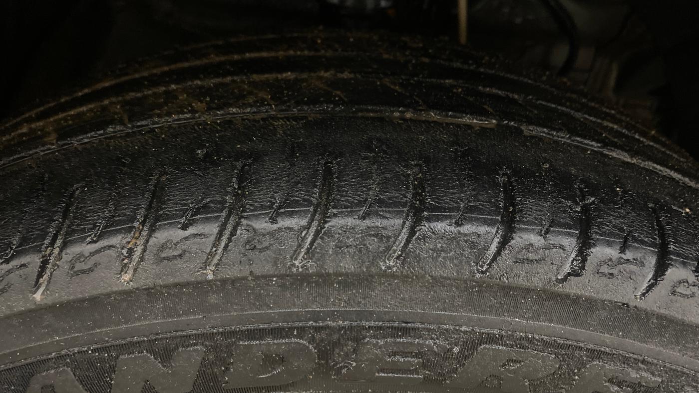 2019 Mahindra XUV300 W8 1.5 DIESEL AMT, Diesel, Automatic, 73,135 km, Right Front Tyre Tread