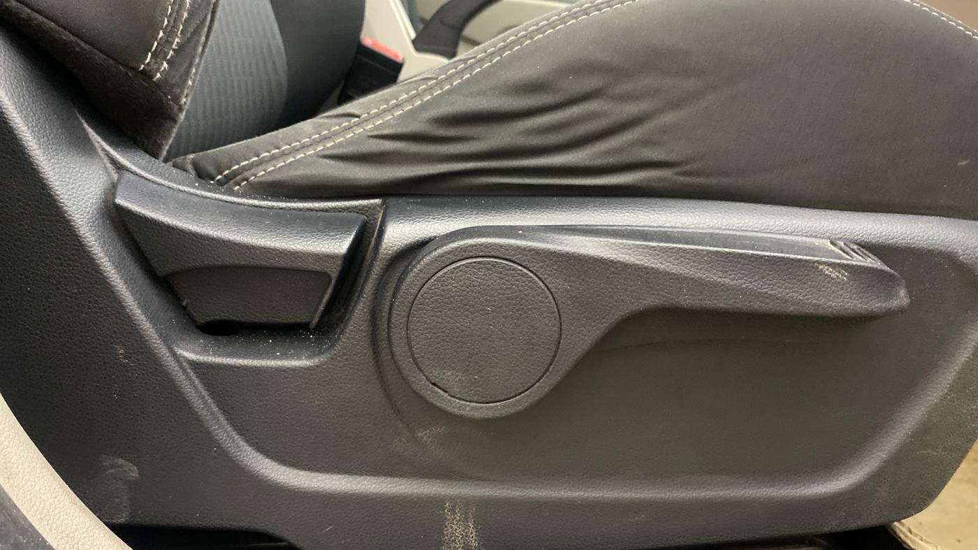 2019 Mahindra XUV300 W8 1.5 DIESEL AMT, Diesel, Automatic, 73,135 km, Driver Side Adjustment Panel