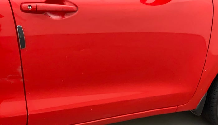 2018 Maruti Swift VXI, Petrol, Manual, 77,607 km, Driver-side door - Slightly dented