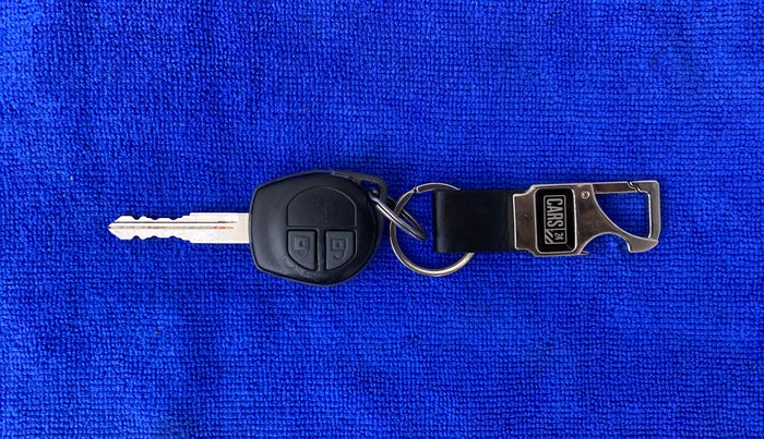 2015 Maruti Swift VDI ABS, Diesel, Manual, 53,760 km, Key Close Up