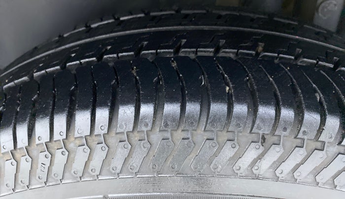 2015 Maruti Swift VDI ABS, Diesel, Manual, 53,760 km, Left Rear Tyre Tread