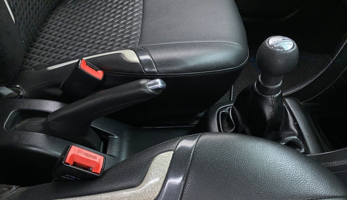 2015 Maruti Swift VDI ABS, Diesel, Manual, 53,760 km, Gear Lever