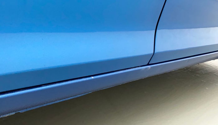 2018 Maruti IGNIS DELTA 1.2, Petrol, Manual, 71,471 km, Right running board - Minor scratches