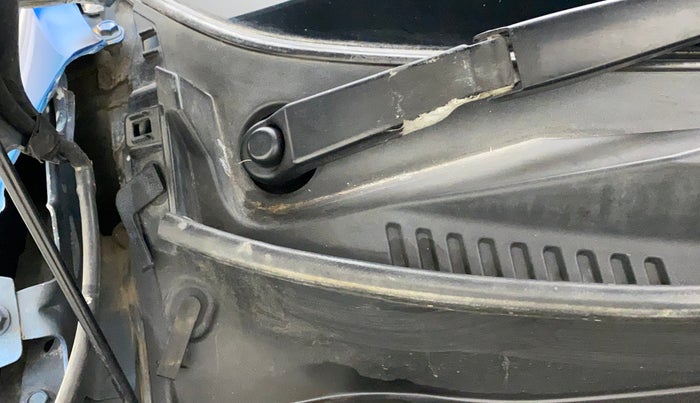 2018 Maruti IGNIS DELTA 1.2, Petrol, Manual, 71,471 km, Bonnet (hood) - Cowl vent panel has minor damage