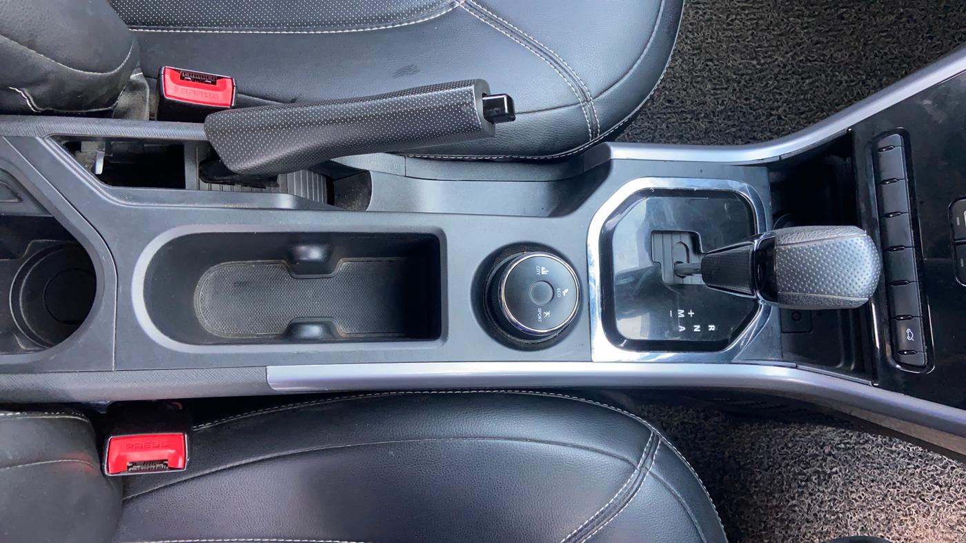 2022 Tata NEXON XMA SUNROOF PETROL, Petrol, Automatic, 27,624 km, Gear Lever