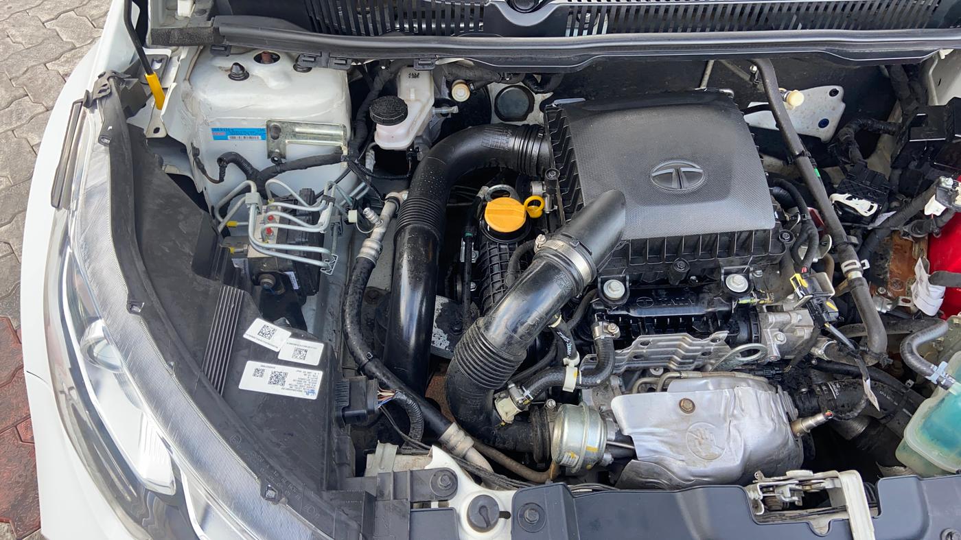 2022 Tata NEXON XMA SUNROOF PETROL, Petrol, Automatic, 27,624 km, Engine View - Left