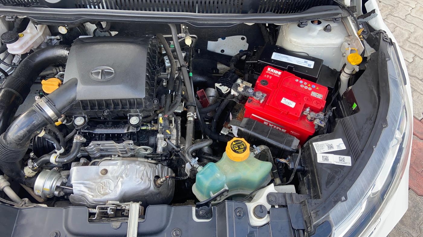 2022 Tata NEXON XMA SUNROOF PETROL, Petrol, Automatic, 27,624 km, Engine View - Right