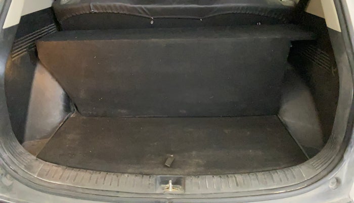 2023 KIA SELTOS HTK 1.5 PETROL, CNG, Manual, 45,367 km, Boot Inside