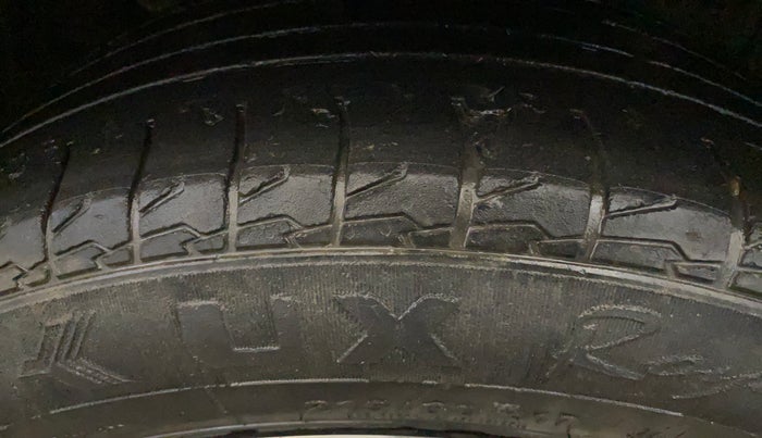 2023 KIA SELTOS HTK 1.5 PETROL, CNG, Manual, 45,367 km, Left Front Tyre Tread