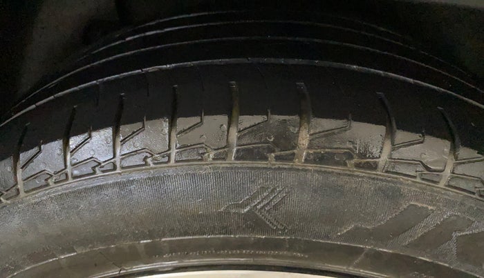 2023 KIA SELTOS HTK 1.5 PETROL, CNG, Manual, 45,367 km, Right Rear Tyre Tread