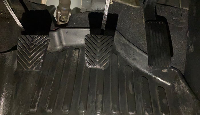 2023 KIA SELTOS HTK 1.5 PETROL, CNG, Manual, 45,367 km, Pedals