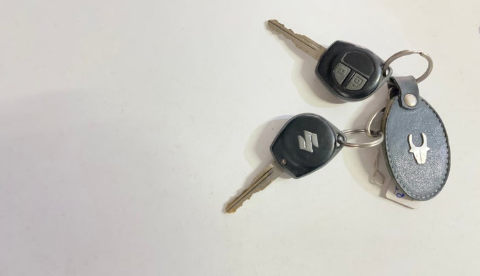 2014 Maruti Swift VXI, Petrol, Manual, 38,311 km, Key Close Up