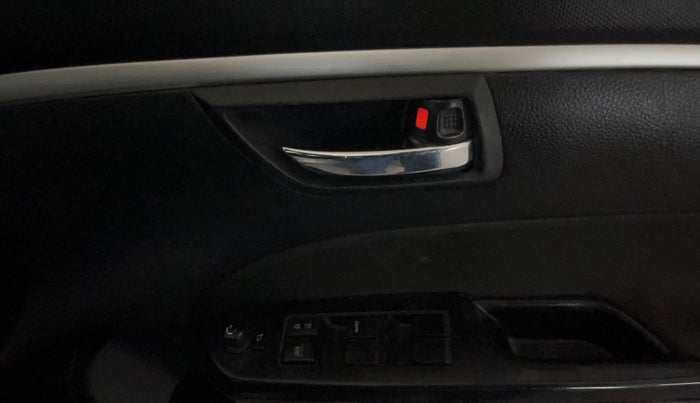 2014 Maruti Swift VXI, Petrol, Manual, 38,311 km, Driver Side Door Panels Control