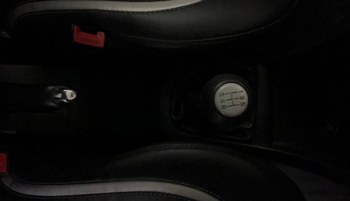 2014 Maruti Swift VXI, Petrol, Manual, 38,311 km, Gear Lever