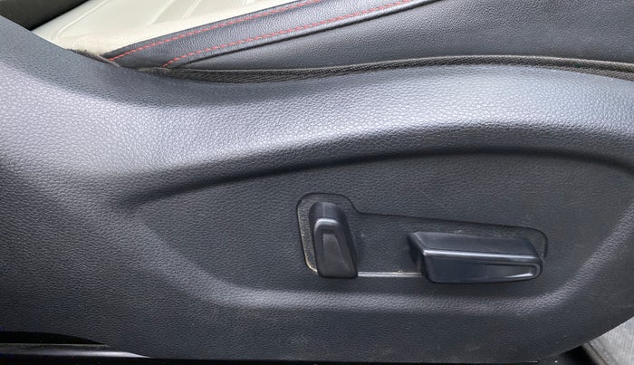 2019 KIA SELTOS 1.4 GTX+ TURBO GDI PETROL AT, Petrol, Automatic, 13,690 km, Driver Side Adjustment Panel