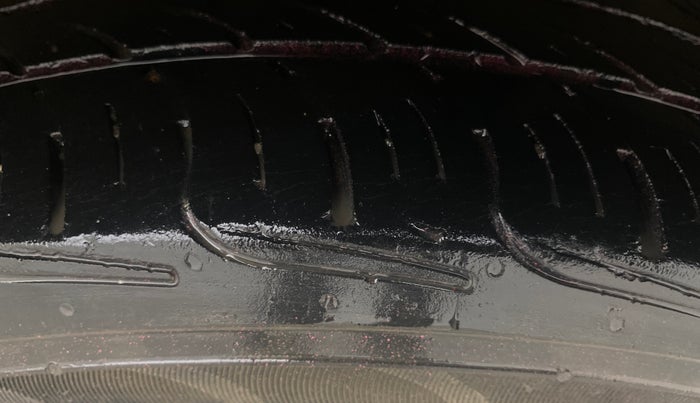 2012 Maruti A Star VXI (ABS) AT, Petrol, Automatic, 73,866 km, Left Rear Tyre Tread