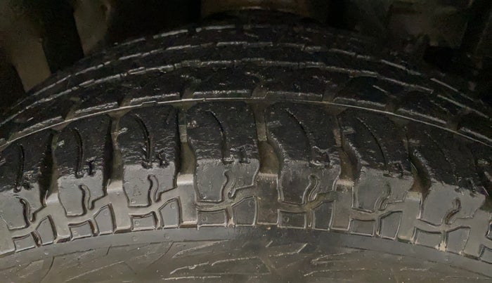 2021 Mahindra Thar LX PETROL HT 4WD AT, Petrol, Automatic, 29,073 km, Right Front Tyre Tread