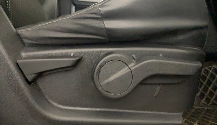 2021 Mahindra Thar LX PETROL HT 4WD AT, Petrol, Automatic, 29,073 km, Driver Side Adjustment Panel