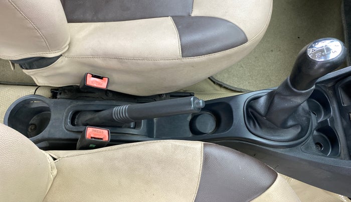 2015 Renault Duster 85 PS RXE DIESEL, Diesel, Manual, 97,125 km, Gear Lever