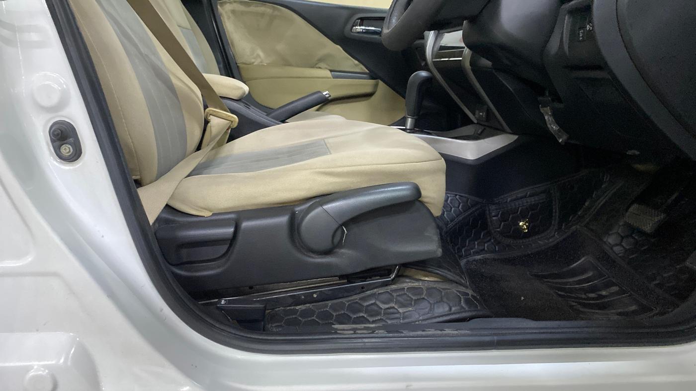 2017 Honda City 1.5L I-VTE V CVT, Petrol, Automatic, 59,404 km, Driver Side Adjustment Panel