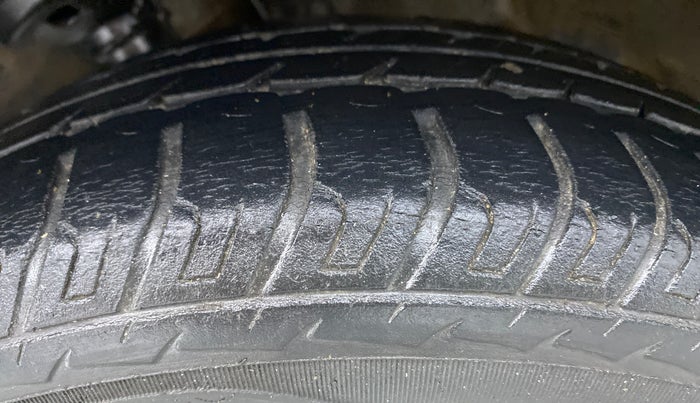 2016 Maruti Wagon R 1.0 VXI, Petrol, Manual, 32,702 km, Left Front Tyre Tread