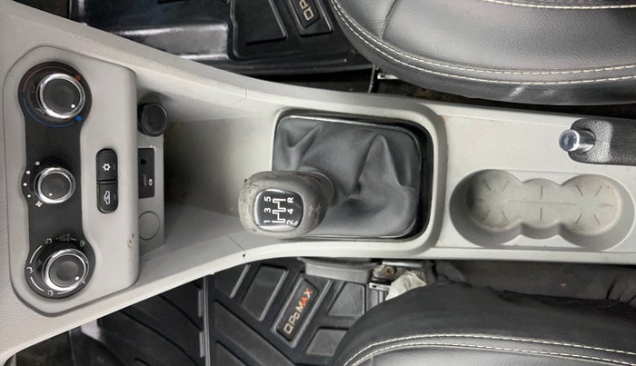 2022 Tata Tiago XT CNG, CNG, Manual, 50,741 km, Gear Lever