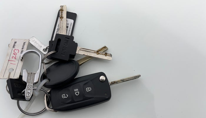 2022 Tata Tiago XT CNG, CNG, Manual, 50,741 km, Key Close Up