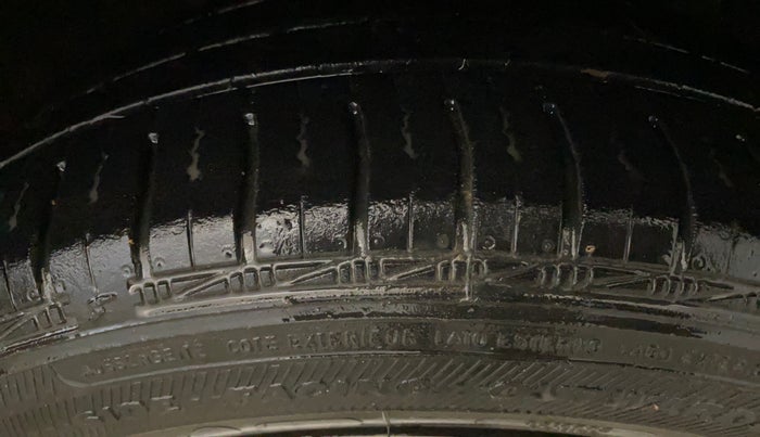 2018 Hyundai Grand i10 SPORTZ 1.2 KAPPA VTVT, Petrol, Manual, 42,839 km, Right Front Tyre Tread