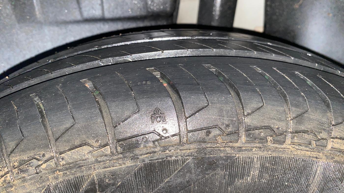 2023 Maruti Dzire VXI, Petrol, Manual, 30,650 km, Left Rear Tyre Tread