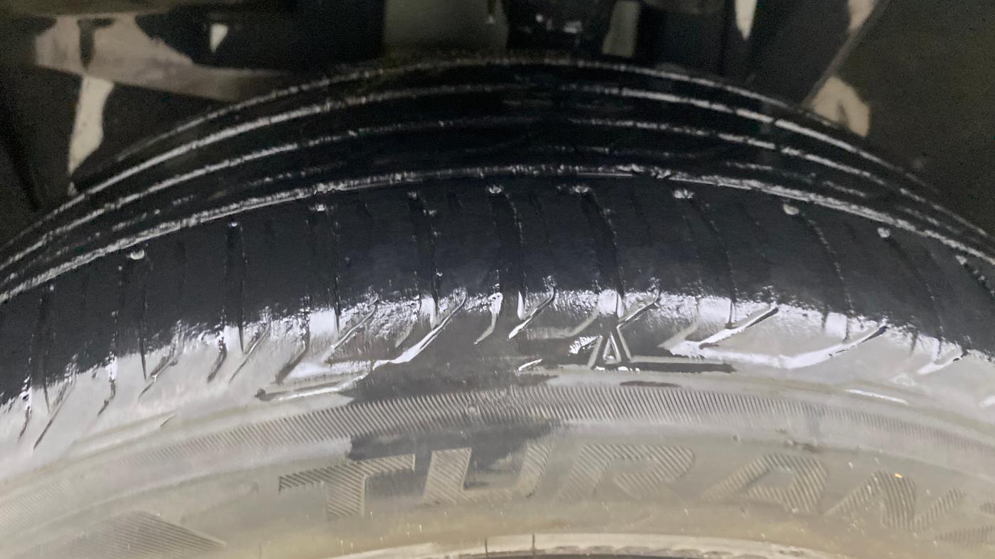 2020 Jeep Compass LONGITUDE 2.0 DIESEL 4X4 AT, Diesel, Automatic, 89,727 km, Left Front Tyre Tread