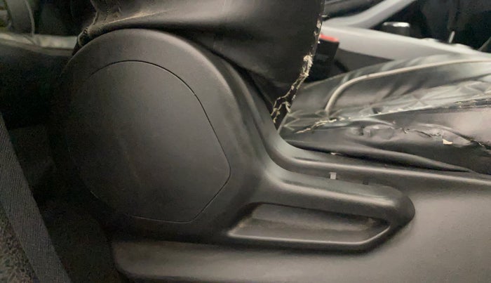 2021 Tata NEXON XMA SUNROOF PETROL, Petrol, Automatic, 62,616 km, Driver Side Adjustment Panel