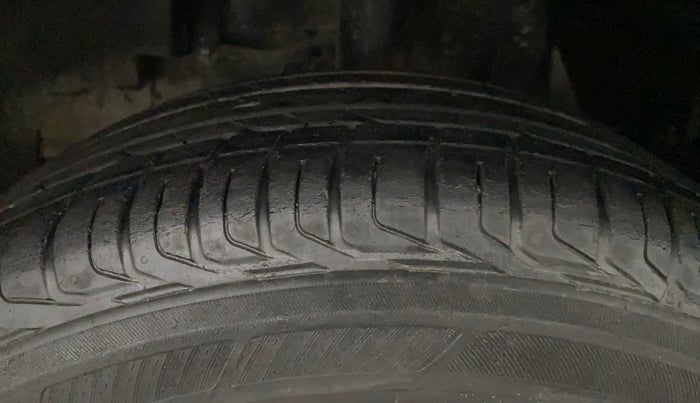 2021 Tata NEXON XMA SUNROOF PETROL, Petrol, Automatic, 62,616 km, Left Front Tyre Tread