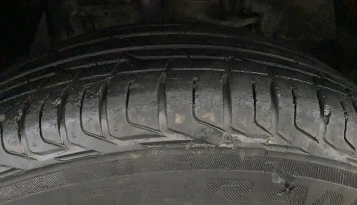 2021 Tata NEXON XMA SUNROOF PETROL, Petrol, Automatic, 62,616 km, Right Front Tyre Tread