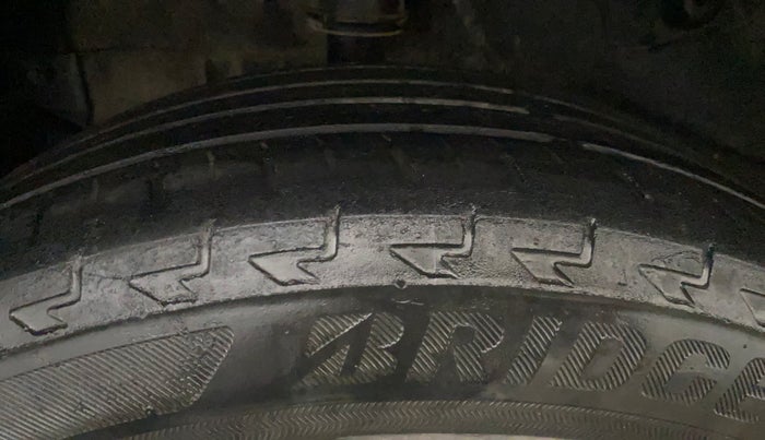 2021 Tata NEXON XMA SUNROOF PETROL, Petrol, Automatic, 62,616 km, Right Rear Tyre Tread