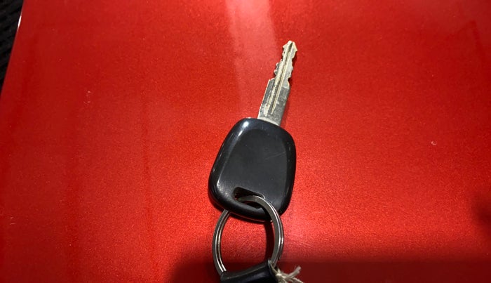 2017 Maruti Alto 800 LXI, Petrol, Manual, 26,136 km, Key Close Up