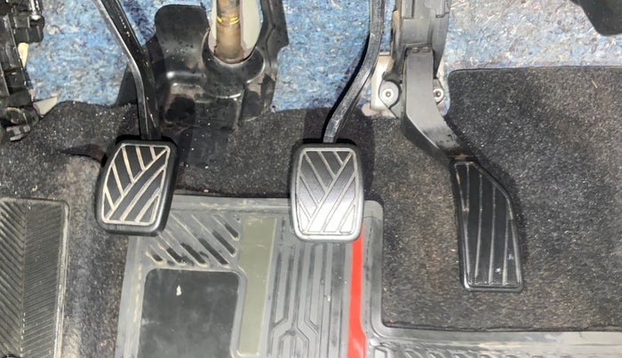 2023 Maruti BREZZA ZXI + SMART HYBRID, Petrol, Manual, 67,584 km, Pedals