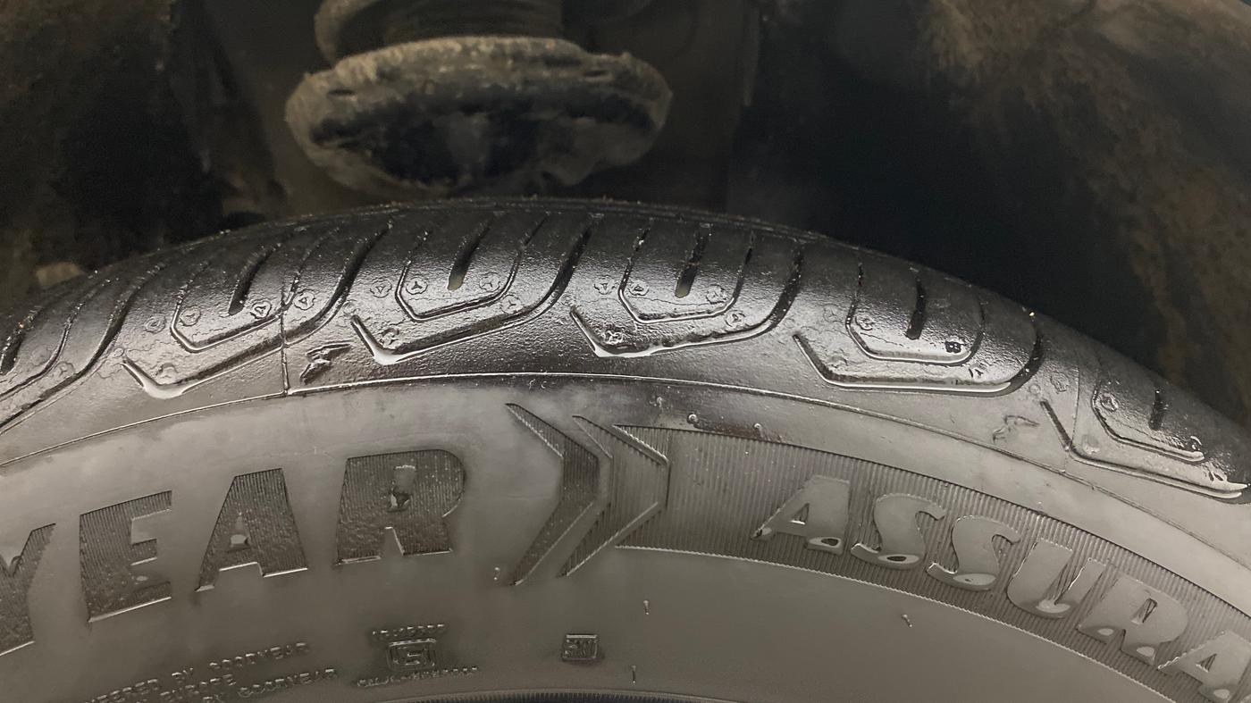 2022 Skoda KUSHAQ AMBITION CLASSIC 1.0L TSI MT, Petrol, Manual, 97,794 km, Right Front Tyre Tread