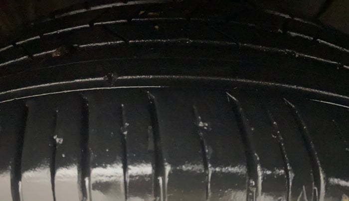 2019 Hyundai Elite i20 ASTA (O) CVT, Petrol, Automatic, 64,314 km, Right Front Tyre Tread