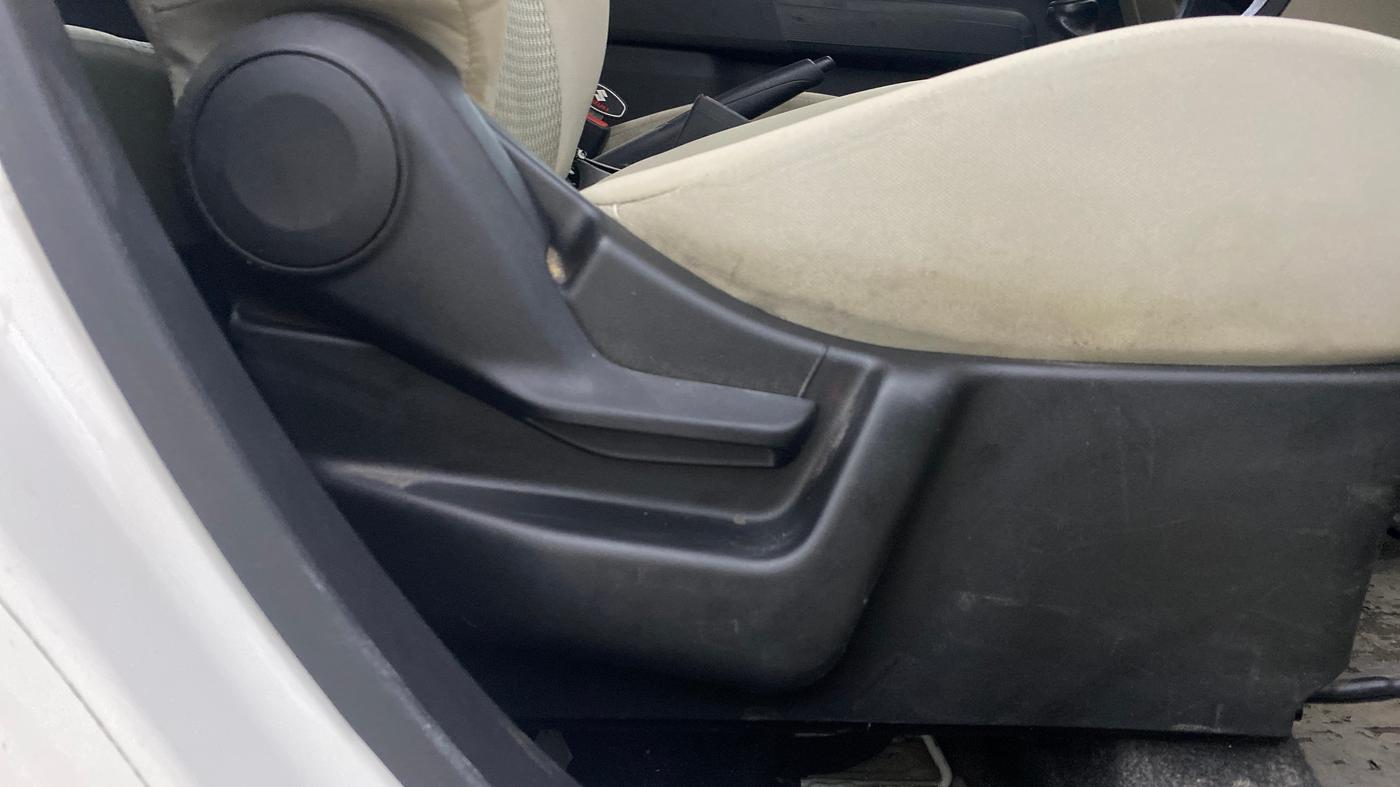 2020 Maruti New Wagon-R LXI CNG 1.0, CNG, Manual, 69,851 km, Driver Side Adjustment Panel