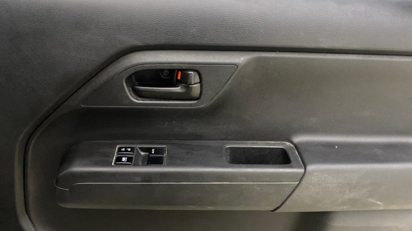 2020 Maruti New Wagon-R LXI CNG 1.0, CNG, Manual, 69,851 km, Driver Side Door Panels Control