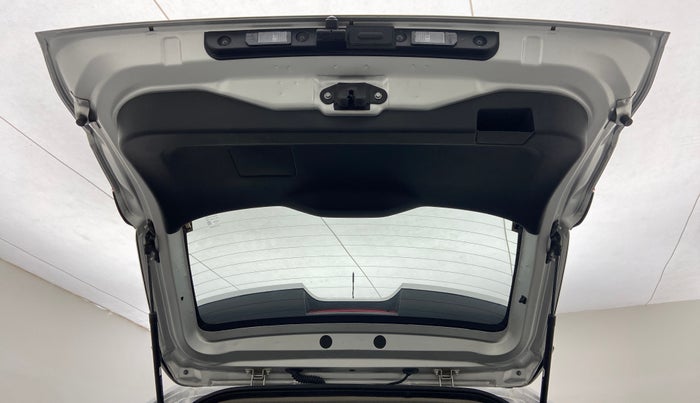 2021 Nissan MAGNITE XV MT PETROL, Petrol, Manual, 6,185 km, Boot Door Open