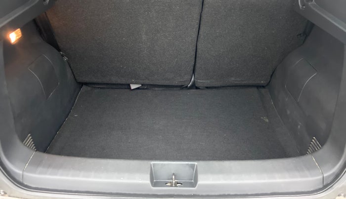 2021 Nissan MAGNITE XV MT PETROL, Petrol, Manual, 6,185 km, Boot Inside