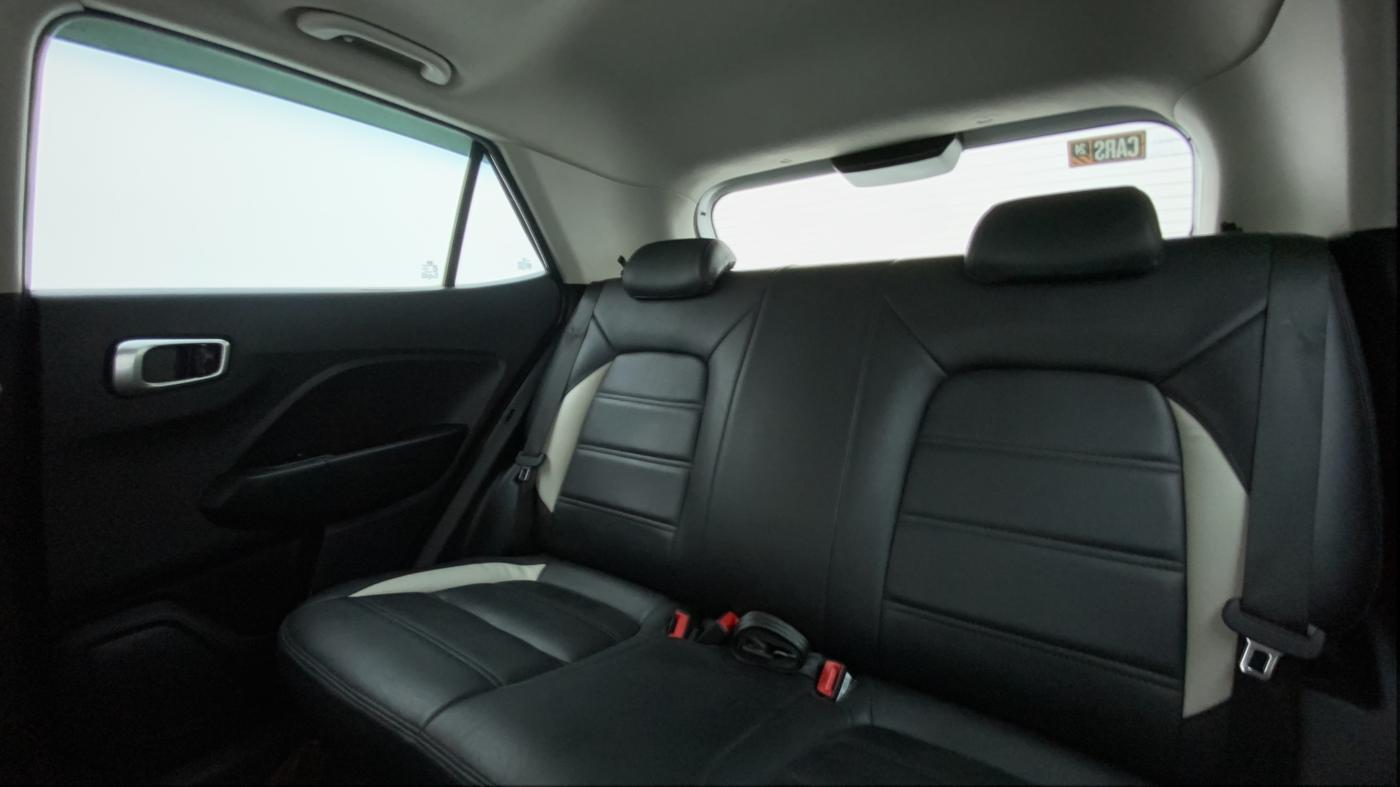 2022 Hyundai VENUE SX 1.0 TURBO IMT, Petrol, Manual, 22,567 km, Right Side Rear Door Cabin