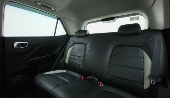 2022 Hyundai VENUE SX 1.0 TURBO IMT, Petrol, Manual, 22,567 km, Right Side Rear Door Cabin