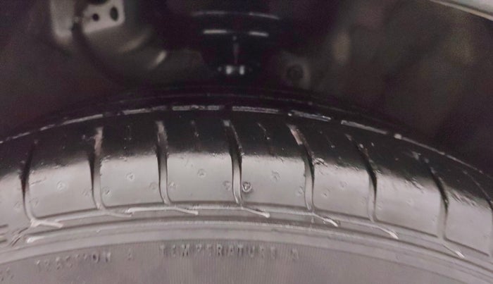 2017 Hyundai Creta SX PLUS AT 1.6 PETROL, Petrol, Automatic, 56,138 km, Right Front Tyre Tread